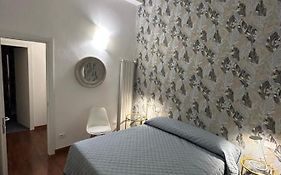 Mary Shelley - Elegant 2 Bedrooms With Balcony